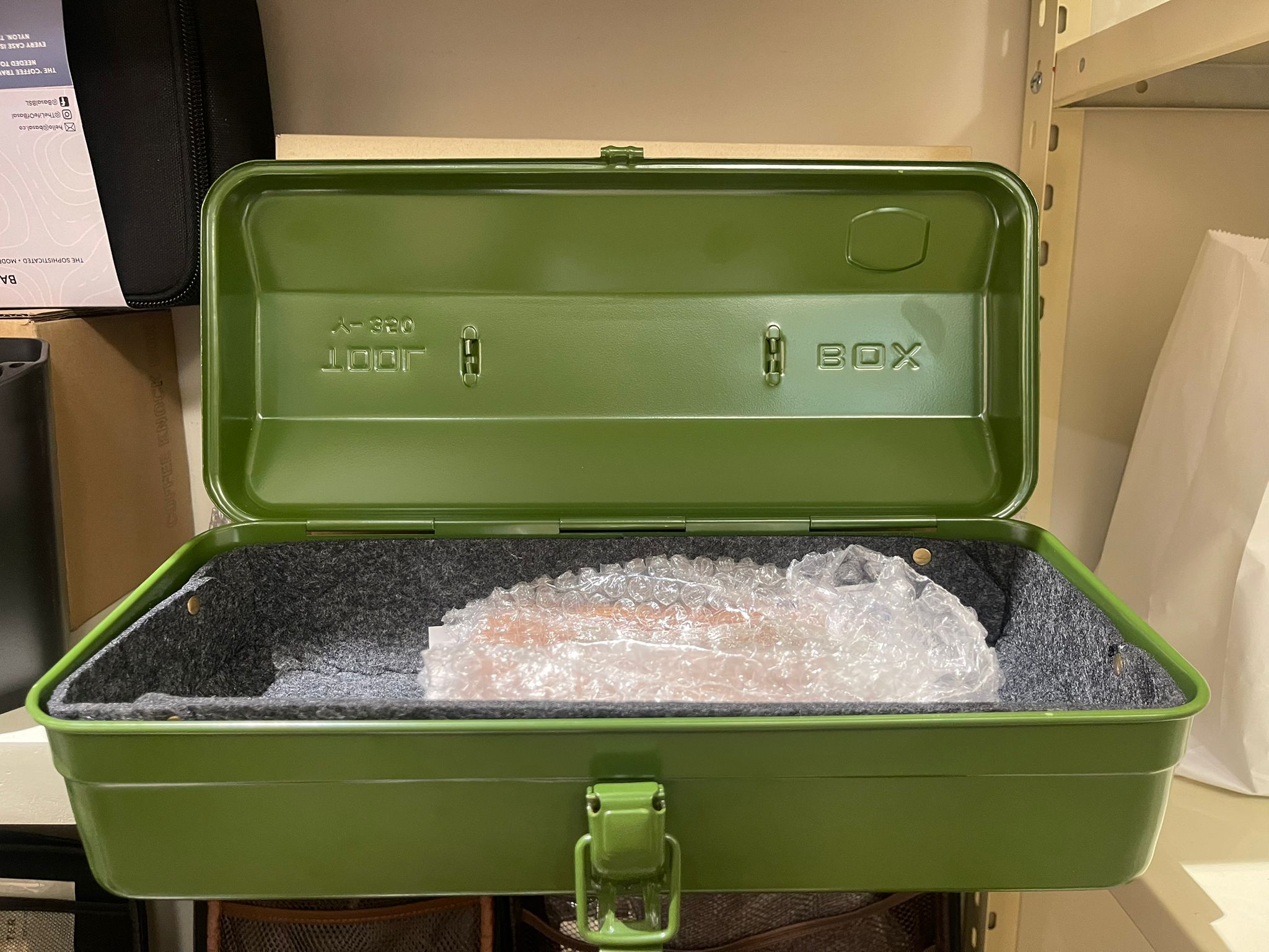 صندوق تول بوكس لون اخضر